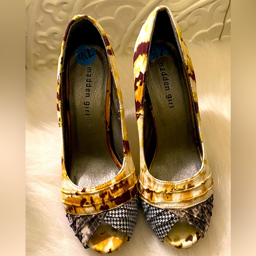 Madden Girl High Heels. Beautiful houndstooth and multi colored heels!
